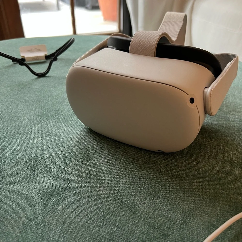 Oculus (Meta) Quest 2 virtual reality headset 128GB